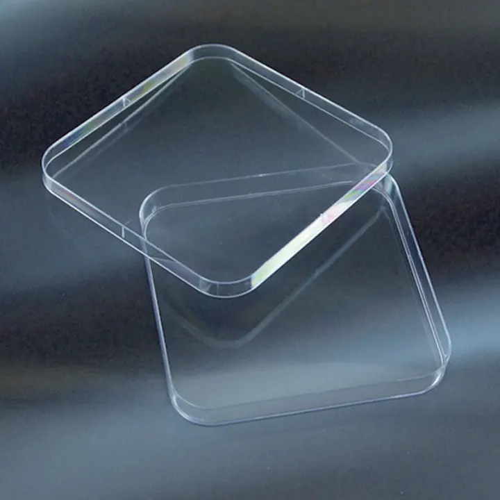 Petri nhựa vuông 120×120 mm, 3 gờ thông hơi, tiệt trùng FLMedical