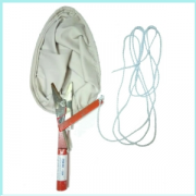 Lồng hái trái trên cao có dây giật