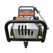 Máy rửa xe cao áp UNIVIET UV-3200